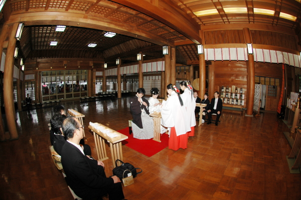 北海道神宮のお得な和装結婚式 着付場所も合理的に